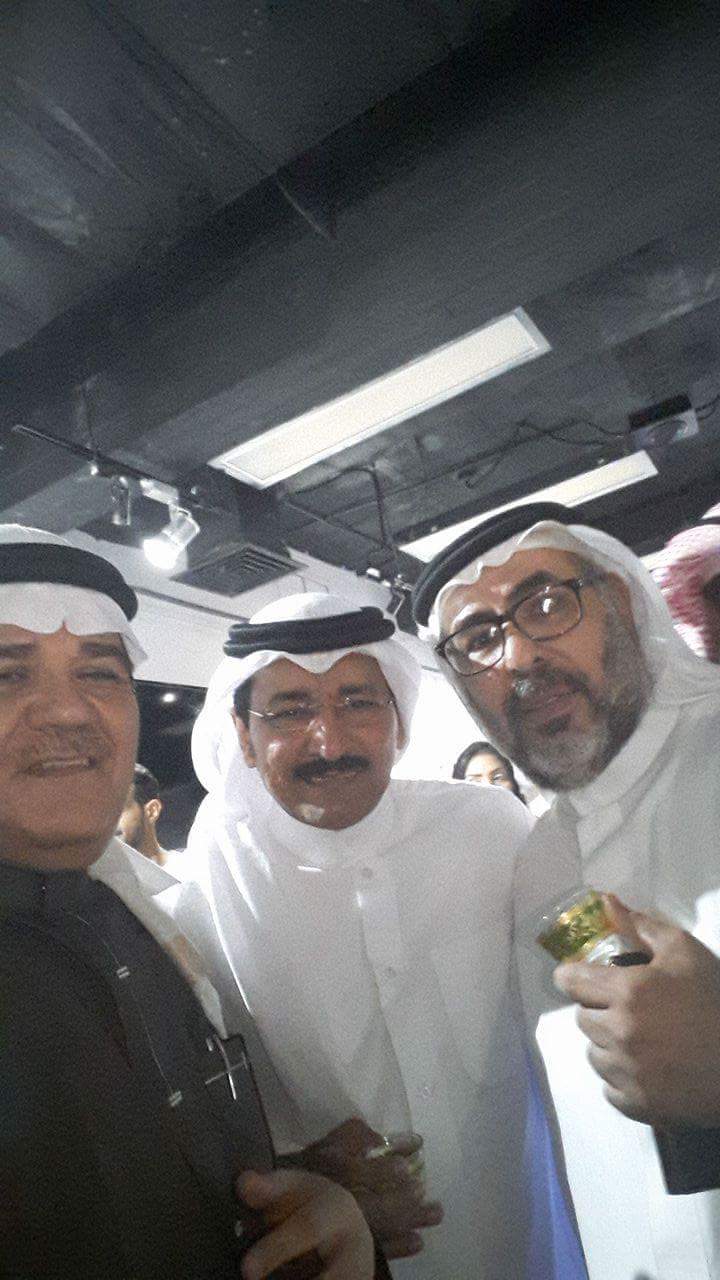 البوم ذكريات مع بعض الفنانين التشكيليين والمصورين الفوتوغرافيين والاعلاميين 