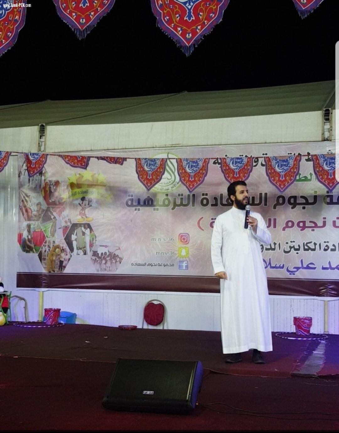 المستشارالأسري أبو راشد يوجه عدة نصائح للأزواج خلال مشاركته في مهرجان خميس مشيط للتسوق