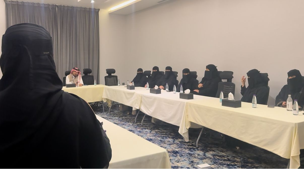 مبادرة أجاويد ٣ بلغة الاشارة بمحافظة سراة عبيدة بعسير تعقد اللقاء الثاني مع ذوي الإعاقة السمعية