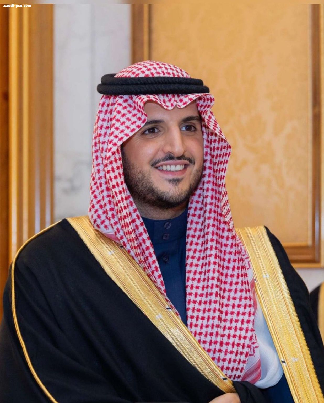 الصحيفة تهنأ الامير فواز بن سلطان  بمناسبة صدور الأمر الكريم بتعيينه محافظًا لمحافظة الطائف.