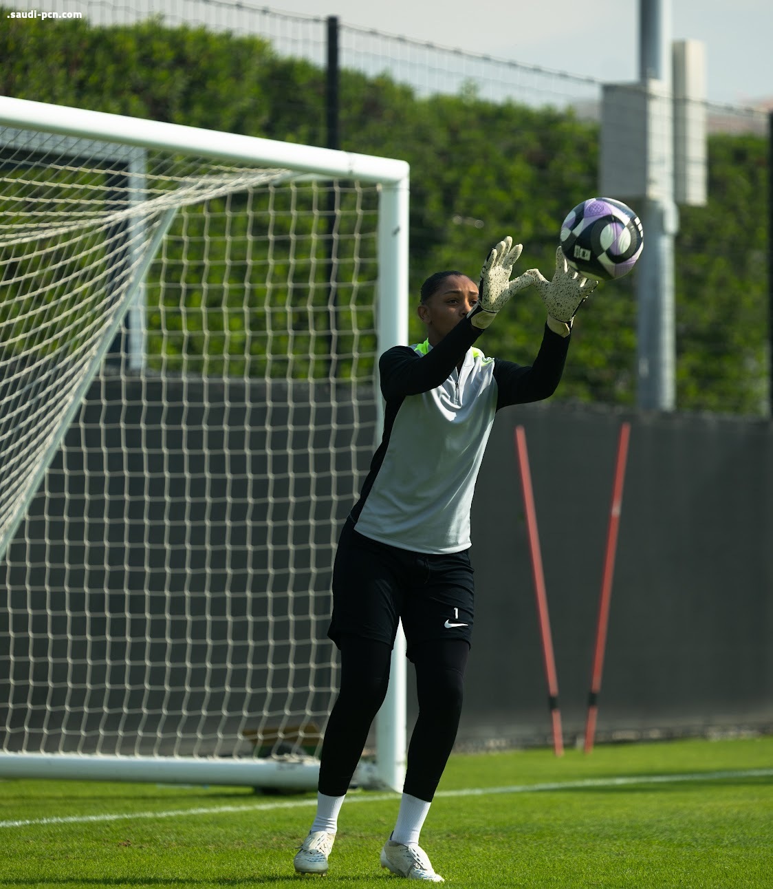 سيدات القادسية يختتمن معسكر أبوظبي بمران صباحي