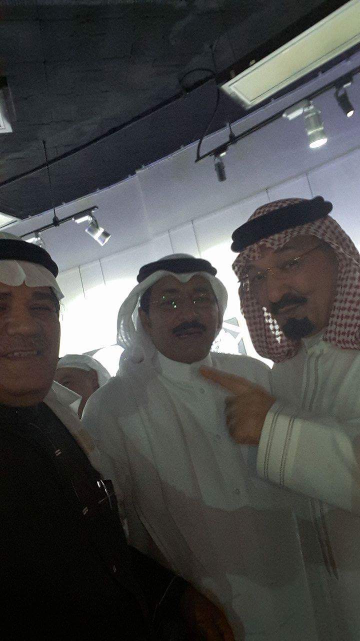 البوم ذكريات مع بعض الفنانين التشكيليين والمصورين الفوتوغرافيين والاعلاميين 