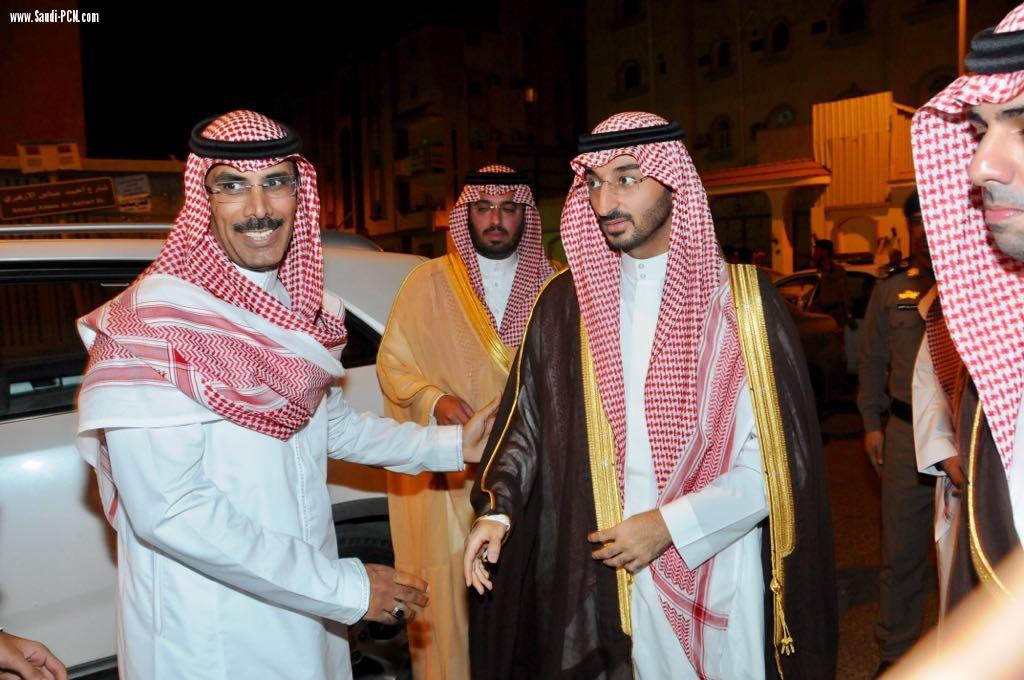 نائب أمير منطقة مكة ووكيل الإمارة يواسيان أسرة العقيد الغامدي في وفاة والده