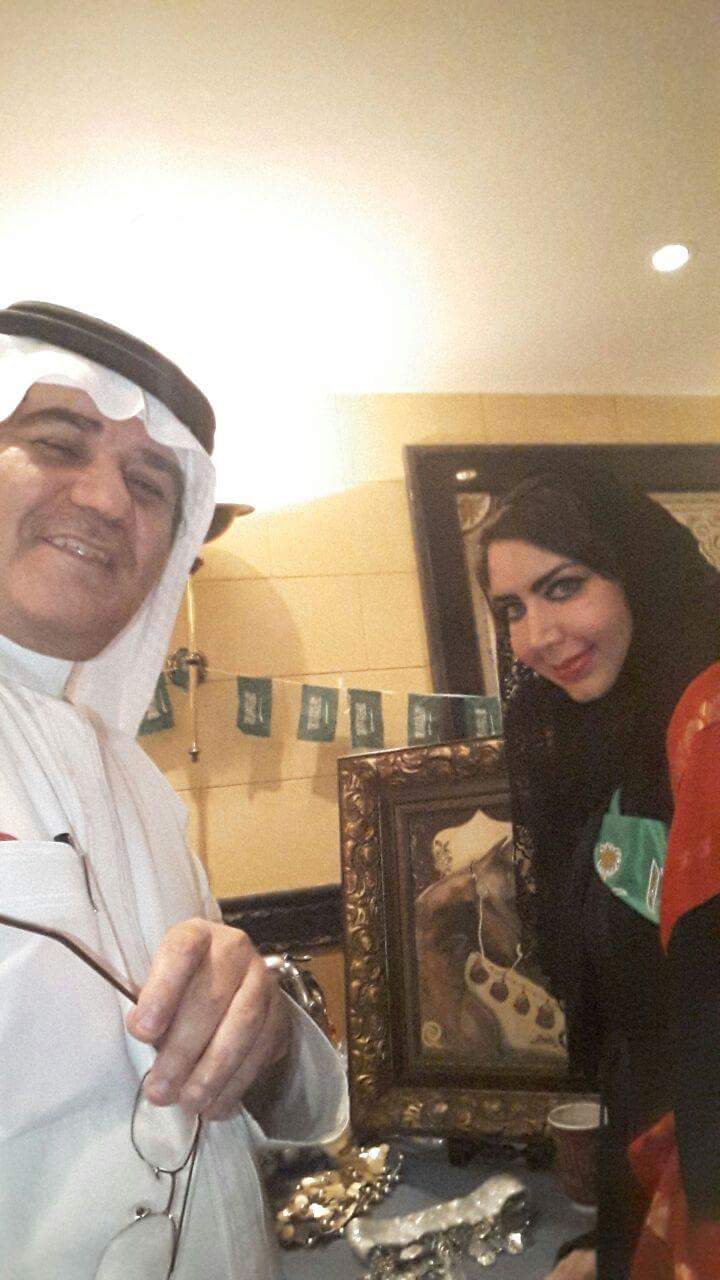 البوم ذكريات مع بعض الفنانين التشكيليين والمصورين الفوتوغرافيين والاعلاميين 