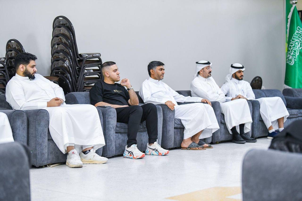 نادي الخليج يحتفي بتخرج نخبة من منسوبيه لعام 2025