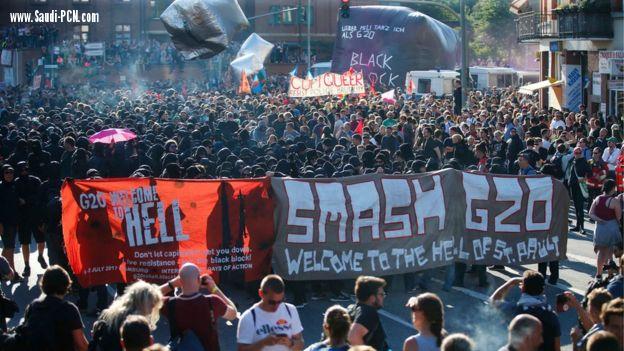 افتتاح قمة العشرين وسط احتجاجات واشتباكات بين الشرطة والمتظاهرين في مدينة هامبورغ الألمانية 