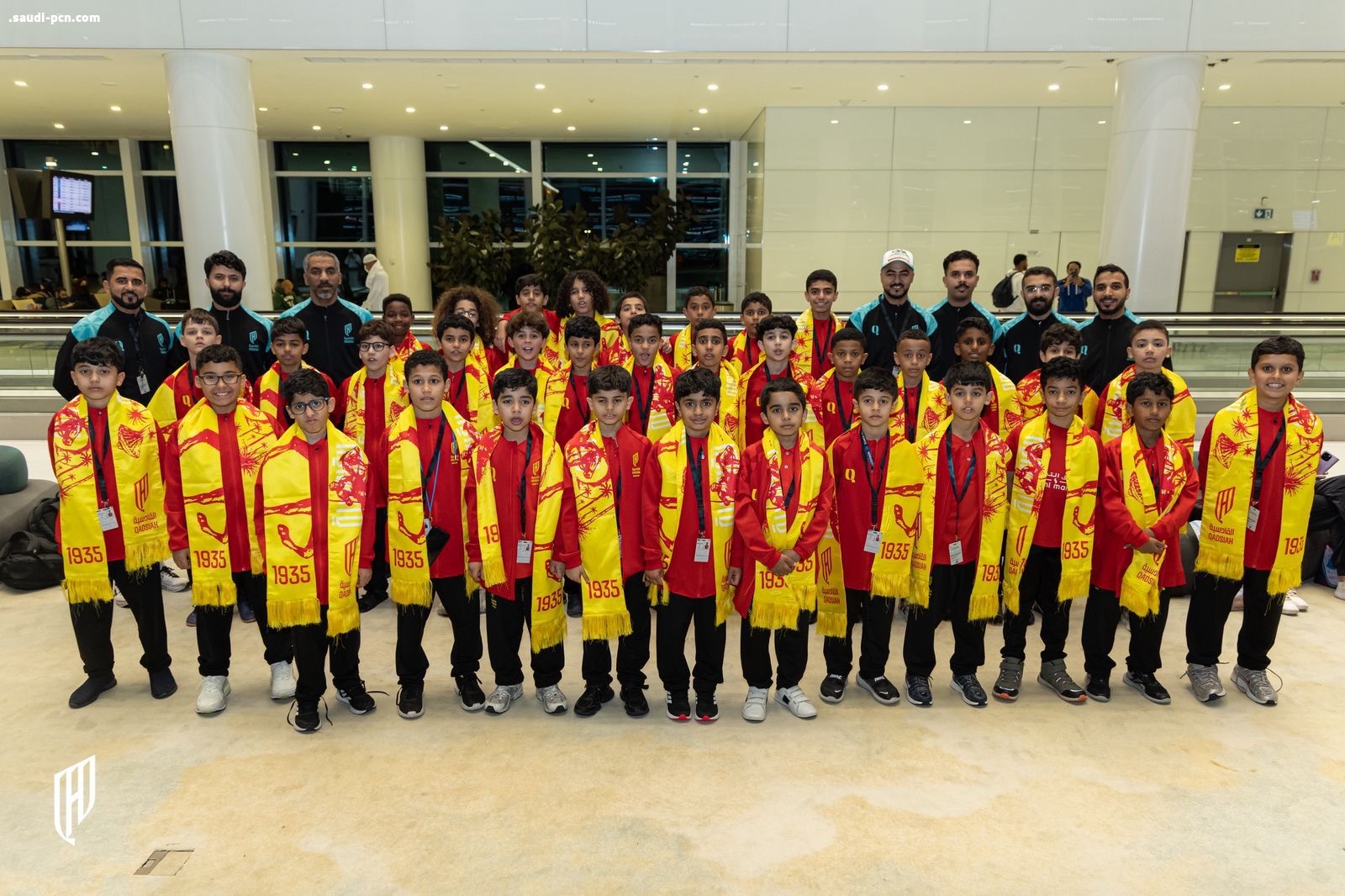 بعثة أكاديمية القادسية لكرة القدم تغادر إلى أبوظبي للمشاركة في كأس مانشستر سيتي