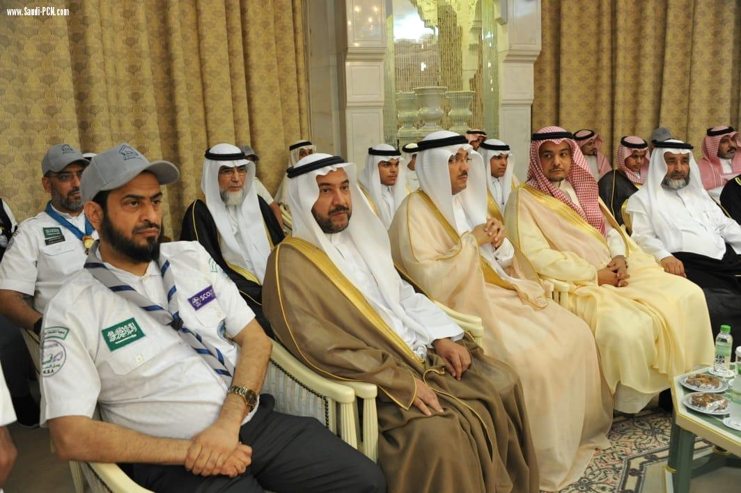 أمير منطقة مكة المكرمة يستقبل عدد من اهالي مكة في قصر الضيافة بالعاصمة المقدسة