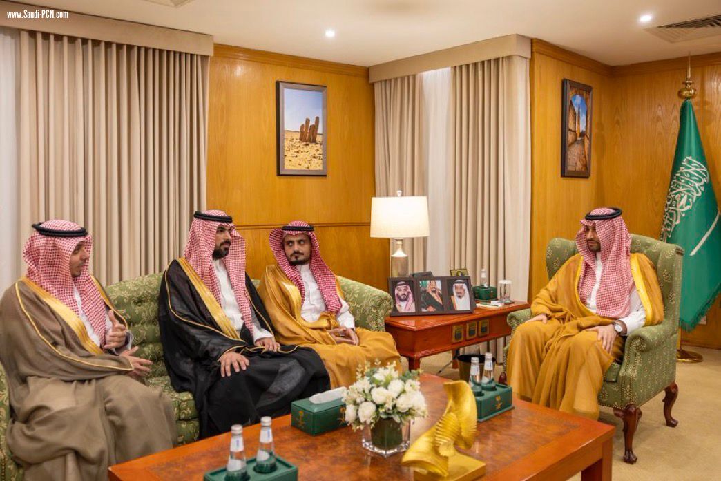 نائب امير الجوف يستقبل فريق معهد الادارة العامة ويكرم الفريق الطبي بمستشفى الأمير متعب 