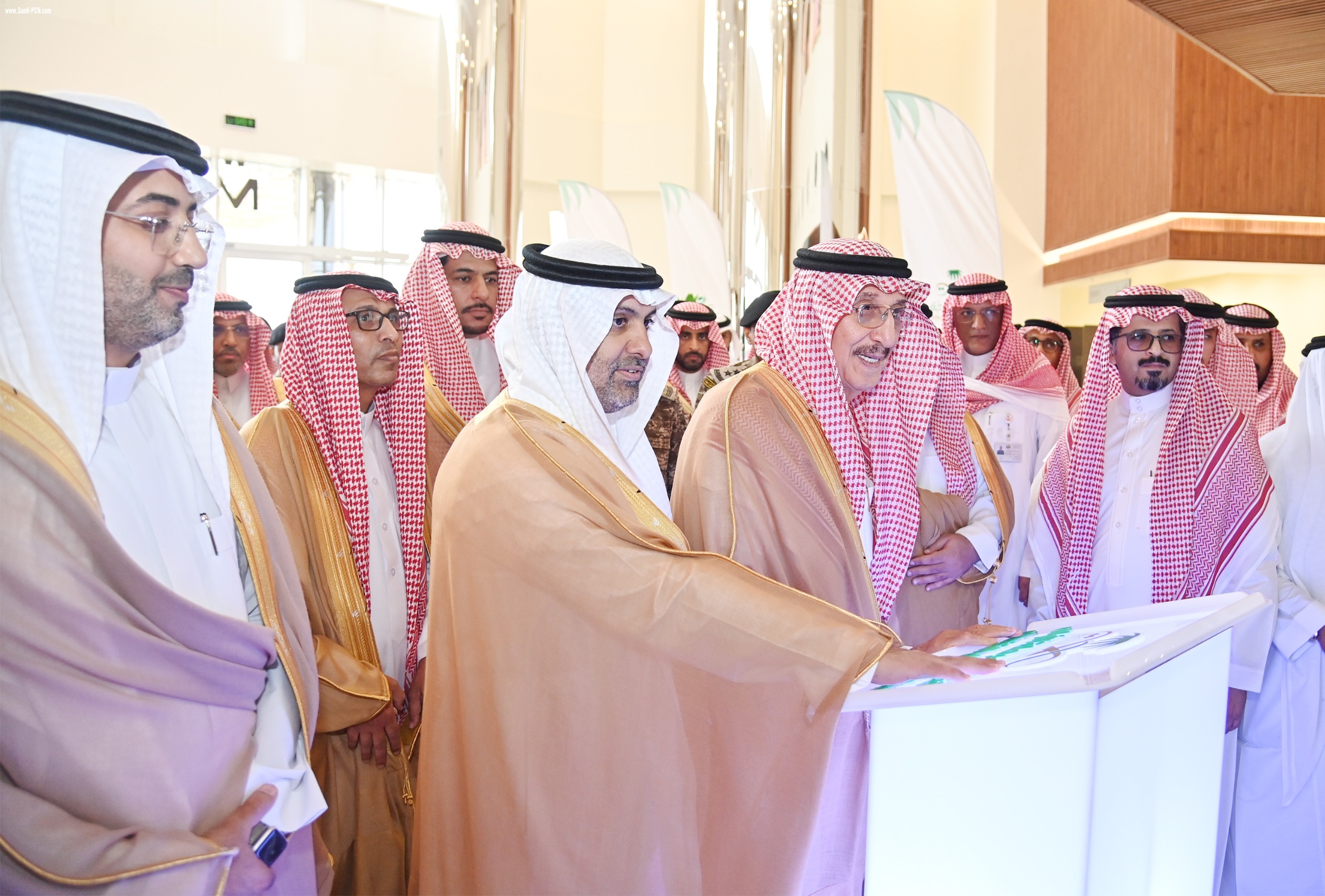 أمير منطقة جازان يدشن المرحلة الأولى بمستشفى جازان التخصصي