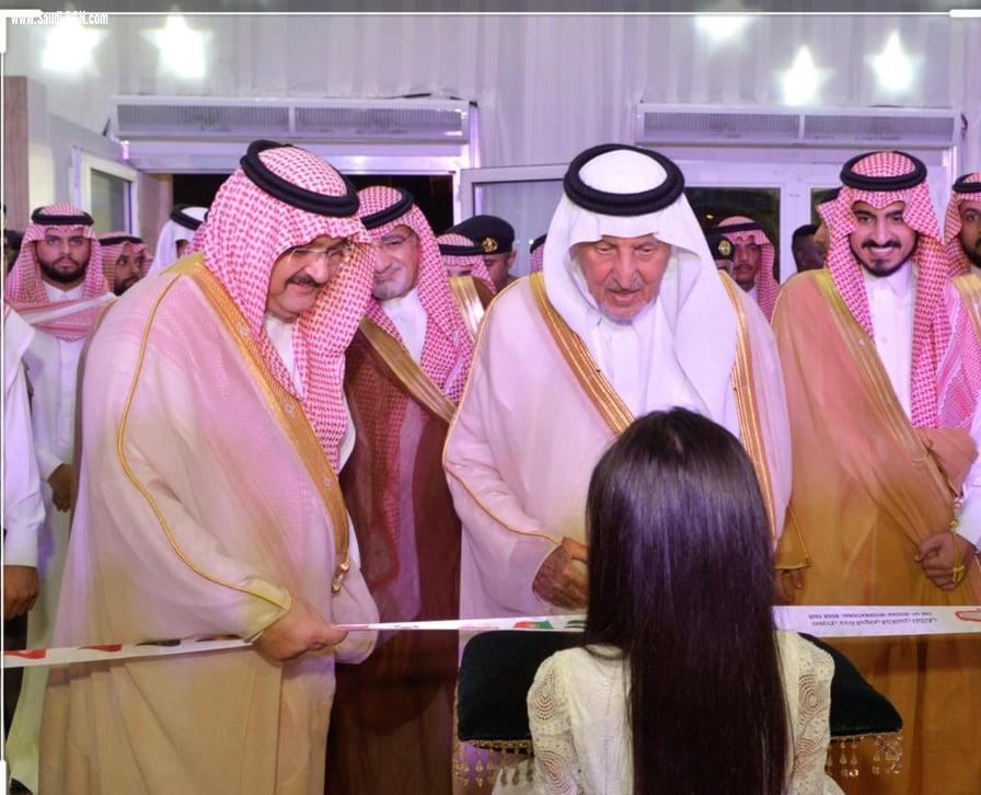 الأمير خالد الفيصل  يفتتح كتاب جدة ويكرم هاشم وأبومدين والسديري وأوبريت 