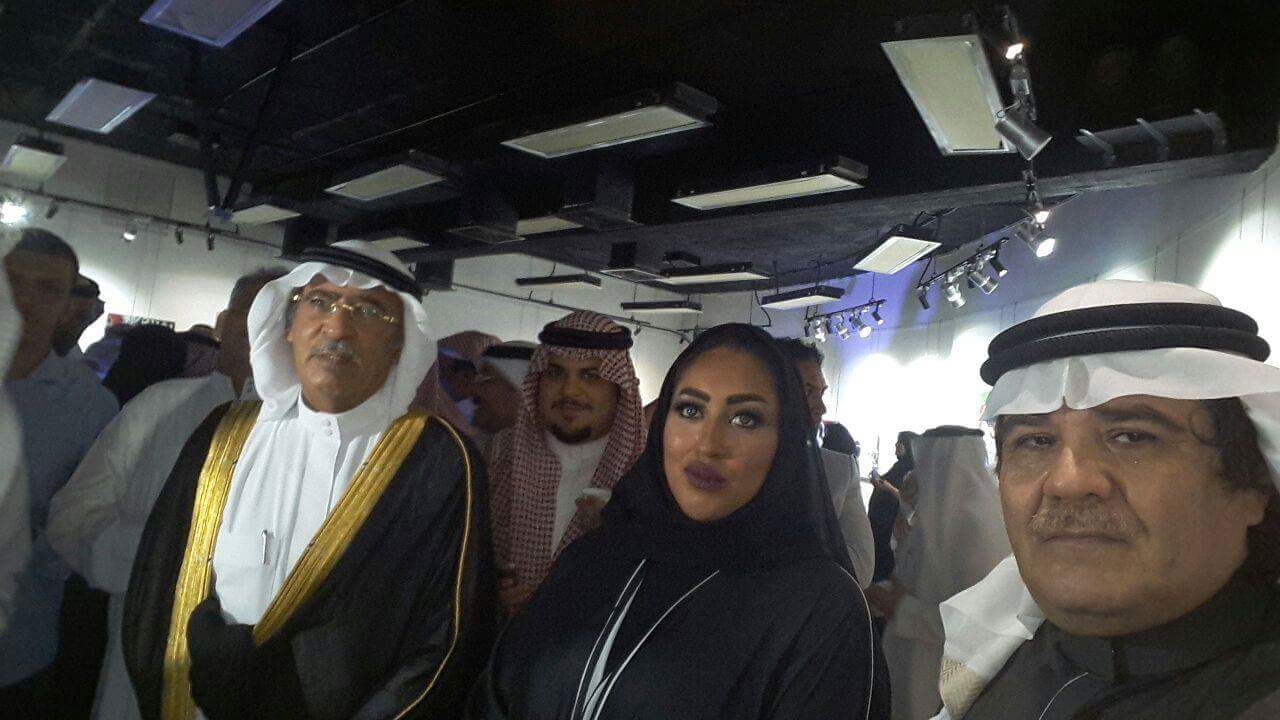 البوم ذكريات مع بعض الفنانين التشكيليين والمصورين الفوتوغرافيين والاعلاميين 