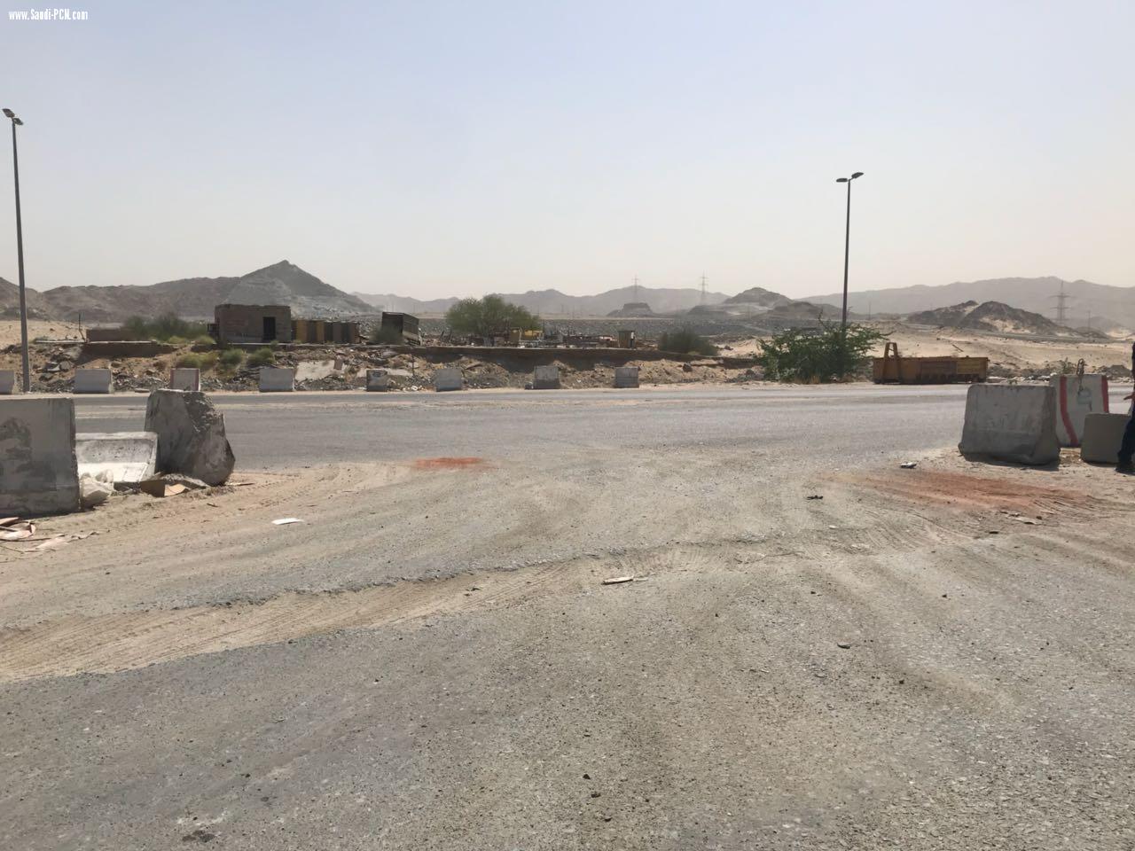  20 طن اسفلت لصيانة شبكات الطرق في حي العكيشية بمكة