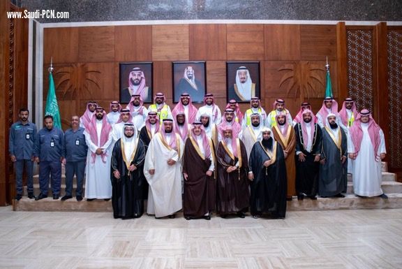 أمير  الشرقية يهنئ خادم الحرمين وولي العهد الامين بشهر رمضان المبارك ويدشن حملة (صحتك في رمضان).