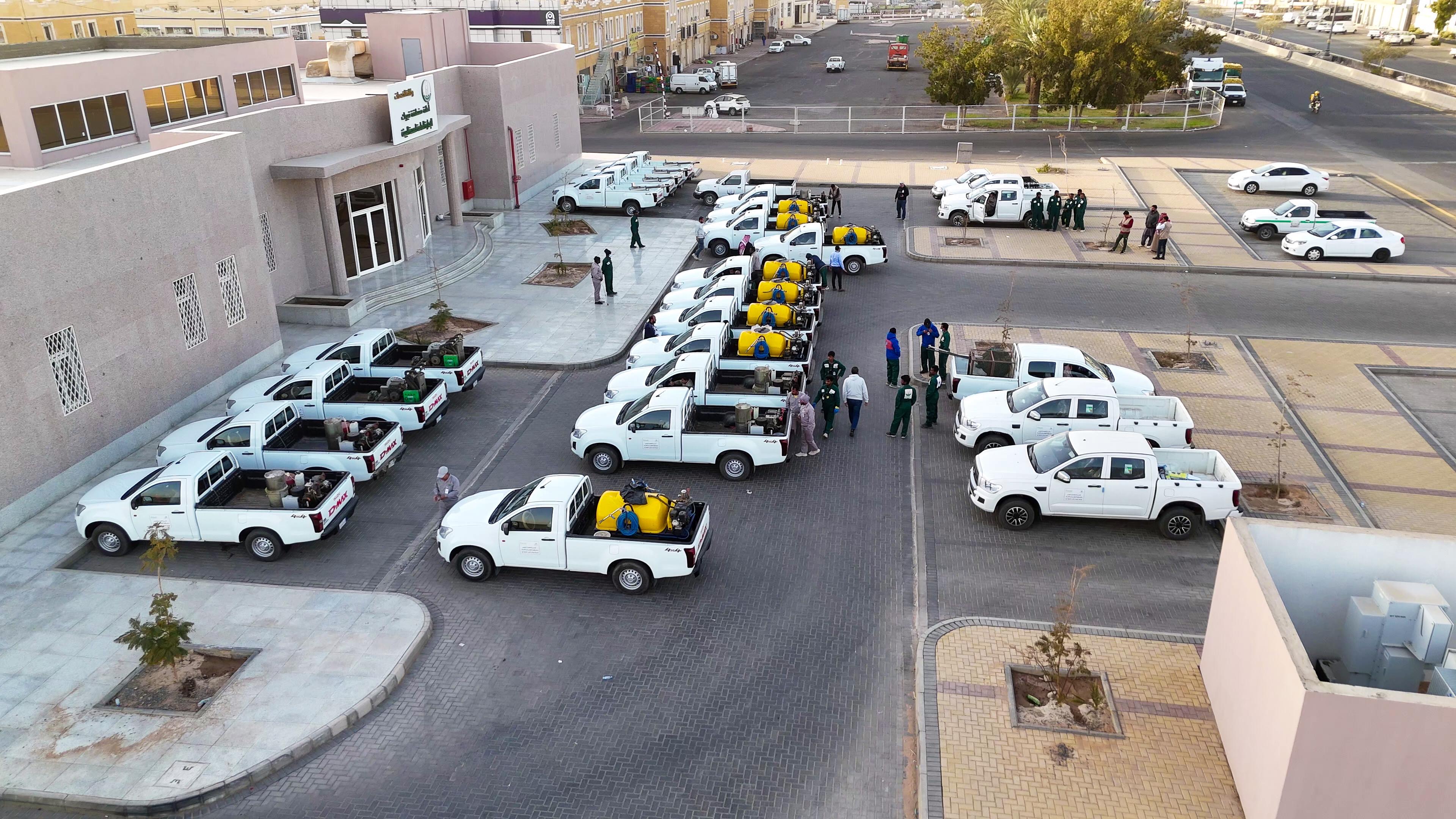 أمانة تبوك تكثف أعمال الإصحاح البيئي ومكافحة آفات الصحة العامة لـ٦٠ حيًا وقرية  