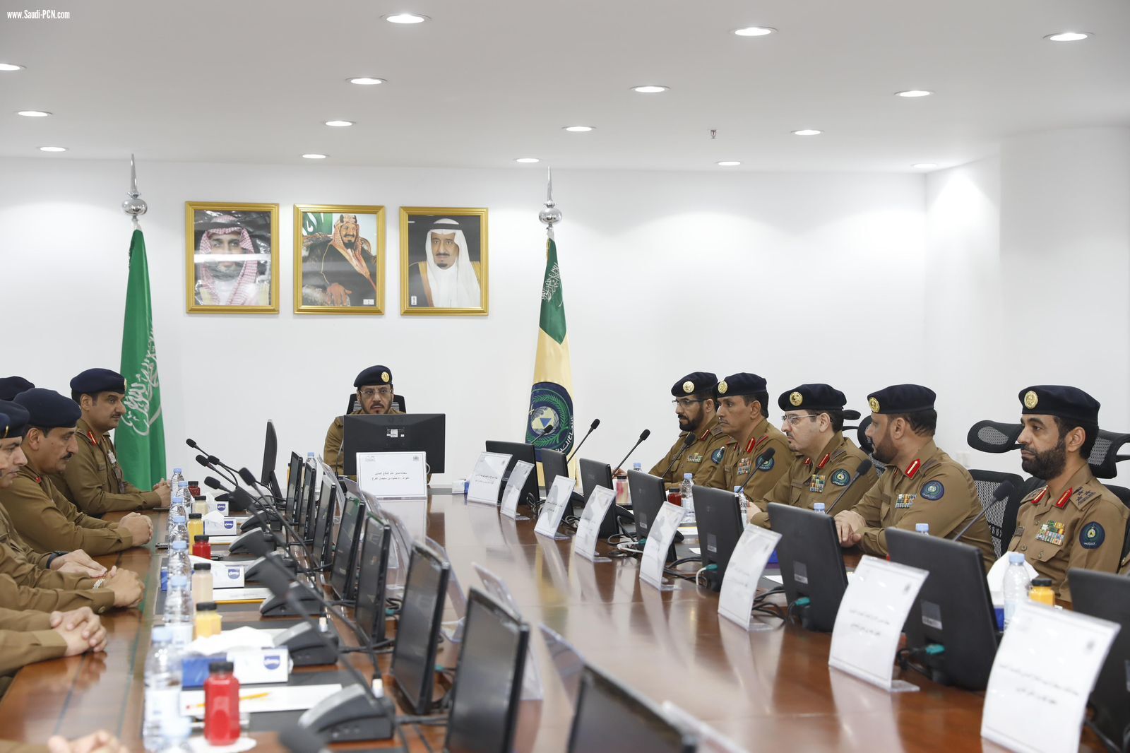 نائب أمير منطقة مكة يقف ميدانيًا على سير العمل والخدمات المقدمة للحجاج في 