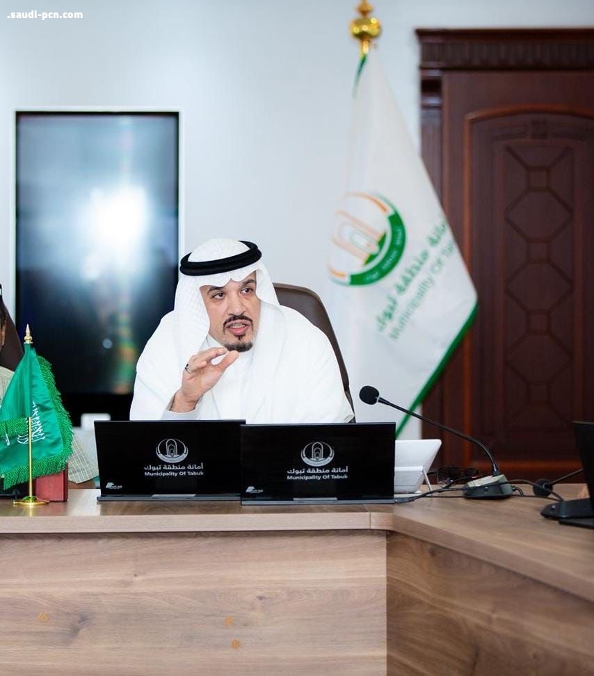 أمانة تبوك تنظم ورشة عمل لموائمة اللوحات التجارية مع الهوية العمرانية السعودية للمنطقة