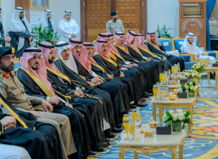 أمير الباحة يلتقى المسؤولين والأهالي خلال جلسته الأسبوعية