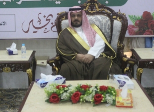 محافظ العارضة يتقدم المصلين لصلاة عيد الفطر المبارك بجامع الراجحي ويرعى حفل معايدة الأهالي بالقاعة الكبرى بساحة الملك سلمان