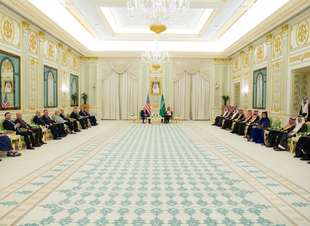 ولي العهد والرئيس الأمريكي يرأسان أعمال القمة السعودية الأمريكية ويشهدان توقيع اتفاقيات استراتيجية