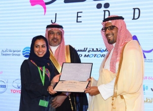 الأمير خالد بن سلطان الفيصل يدشن معرض وملتقي قيادة المرأة بجدة