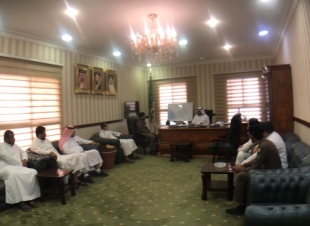 محافظ بيش يكرم المتميزين في أداء المهام الأمنية بشرطة بيش 