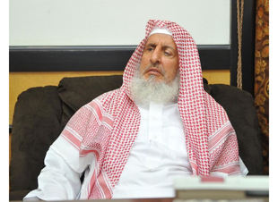 سماحة مفتي عام المملكة يحسم الجدل بشأن إخراج زكاة الفطر نقوداً