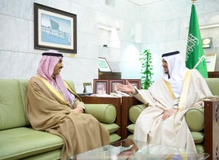 نائب منطقة الرياض يستقبل سفير دولة الكويت لدى المملكة 