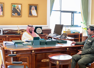 نائب أمير منطقة تبوك يستقبل مدير جوازات المنطقة    