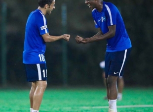 الهلال يستغل توقف الدوري .. والعابد يواصل التأهيل