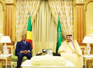خادم الحرمين الشريفين يعقد جلسة مباحثات رسمية مع رئيس جمهورية الكونغو