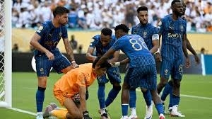 سفينة الريال تنجو من أمواج الهلال