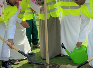 *بلدية الجبيل تزرع 1400 شجرة في الحدائق والمتنزهات والواجهة البحرية وشوارع المحافظة ضمن مبادرة “شرقية خضراء*