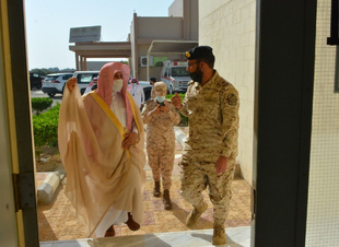 خلال زيارته لقوات الحرس الوطني السعودي ( المدخلي ) | أنتم على ثغر من ثغور الإسلام فأخلصو النية لله فإن الله قد وعد المرابطون خيراً