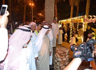 وزير مجلسي الشورى والنواب البحريني يشيد بمهرجان فلايح