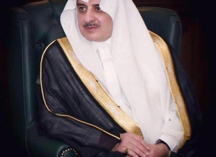 أمير تبوك يواسي الشيخ أحمد الخريصي في وفاة زوجته