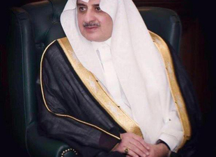 أمير تبوك يواسي أبناء الشيخ علي بن أحمد بن رفاده في وفاة والدهم