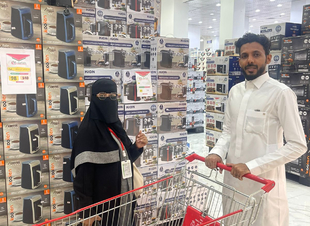 بالصور صحيفة شبكة نادي الصحافة تتجول في اقسام (متاجر العروض) بالدمام