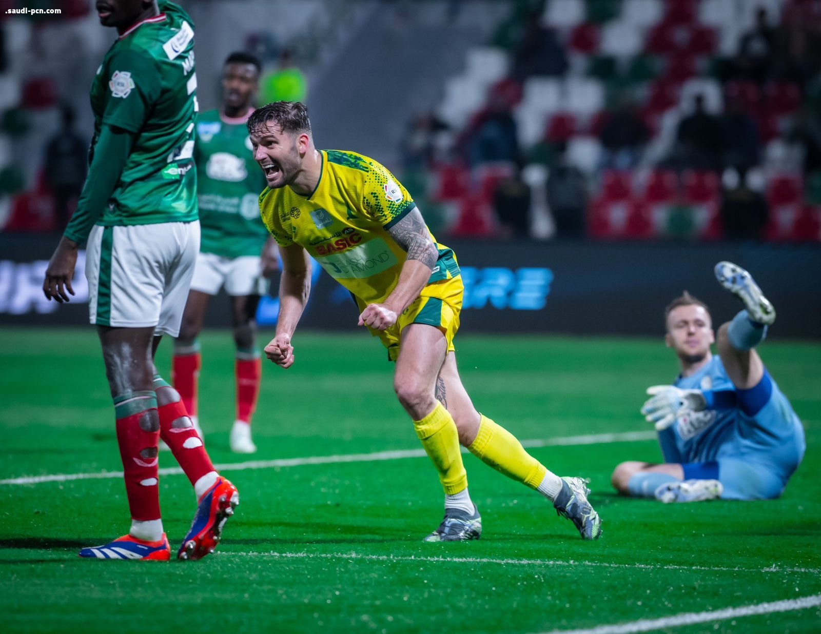 الخليج يقلب الطاولة على الاتفاق ويخطف ثلاث نقاط ثمينة