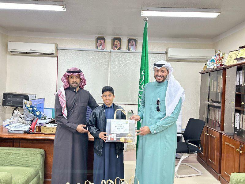 حزمة من البرامج التربوية و المشاركات المجتمعية في متوسطة الرفيعة بمنطقة الجوف 