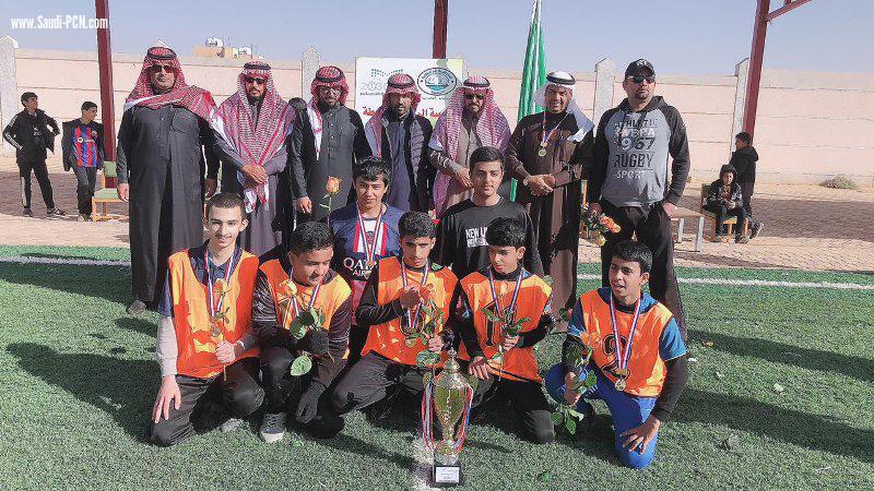 حزمة من البرامج التربوية و المشاركات المجتمعية في متوسطة الرفيعة بمنطقة الجوف 