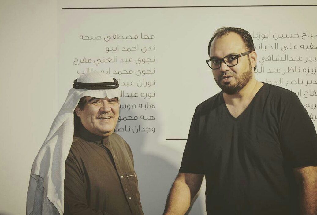 رئيس شبكة نادي الصحافة يوزع الشهادات في اختتام فعاليات معرض حياة اللمسة (3)