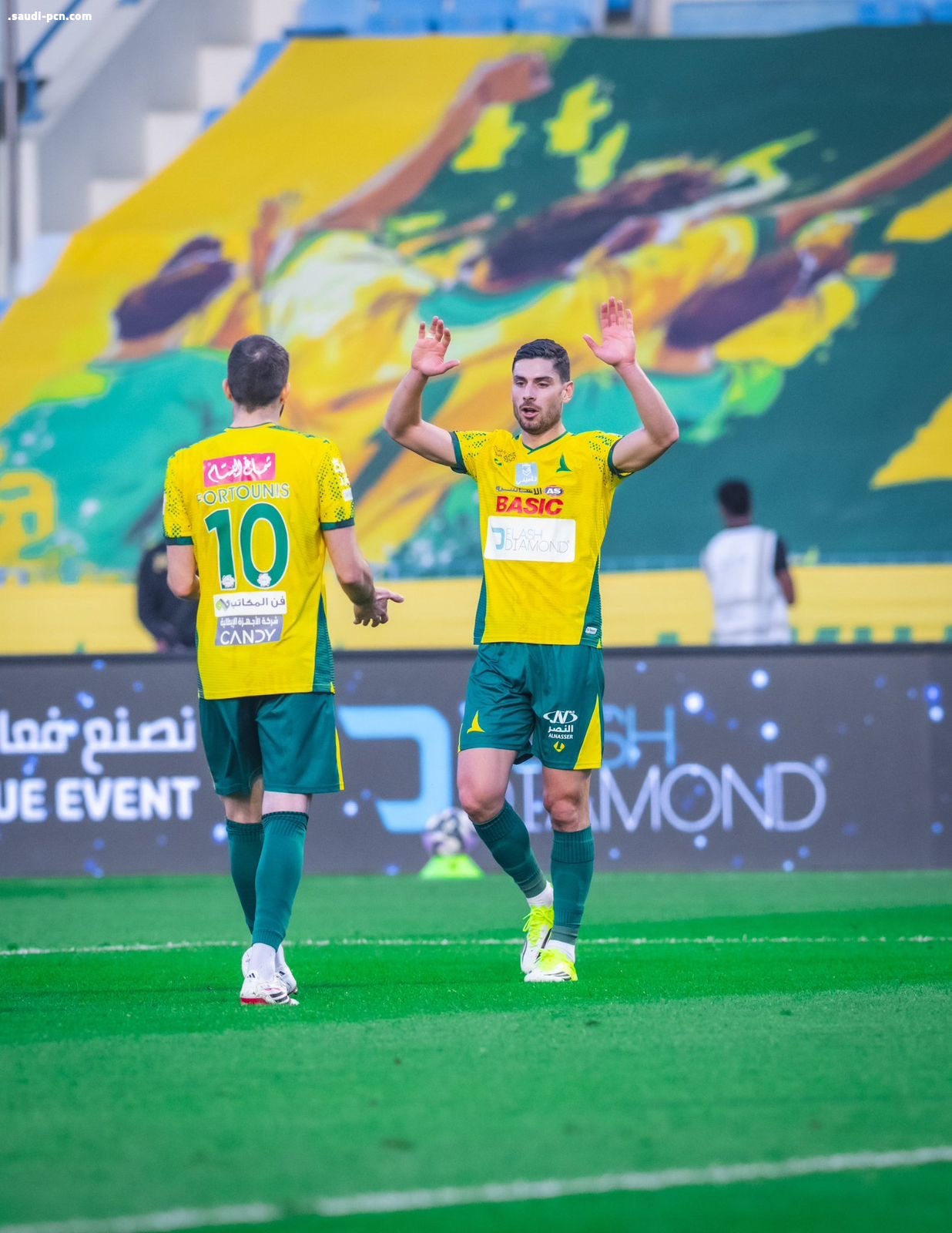 الخليج يمطر شباك ضمك برباعية ويخطف ثلاث نقاط ثمينة