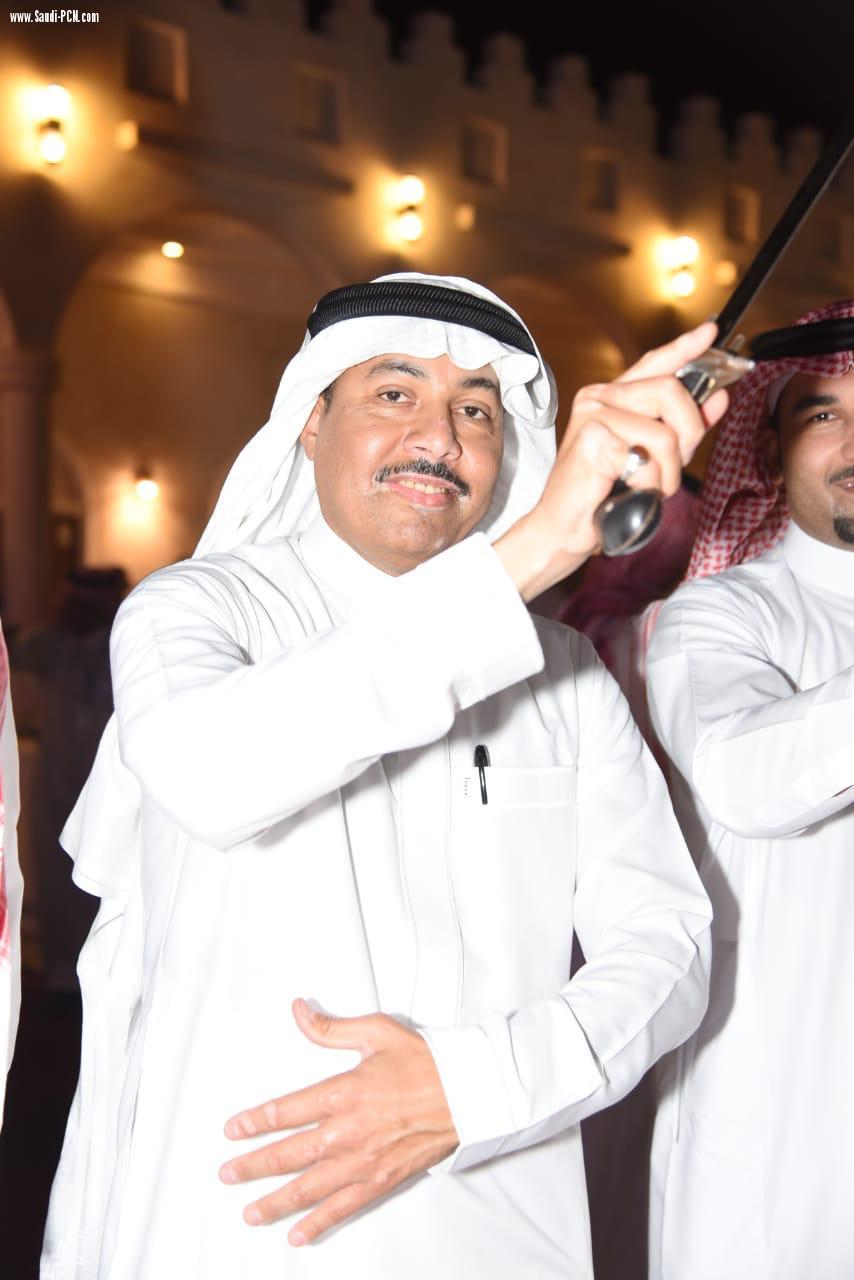 بعد 35 عام من مشواره الصحفي  إعلاميو الأحساء يكرمون الذكرالله  في حفل الوفاء