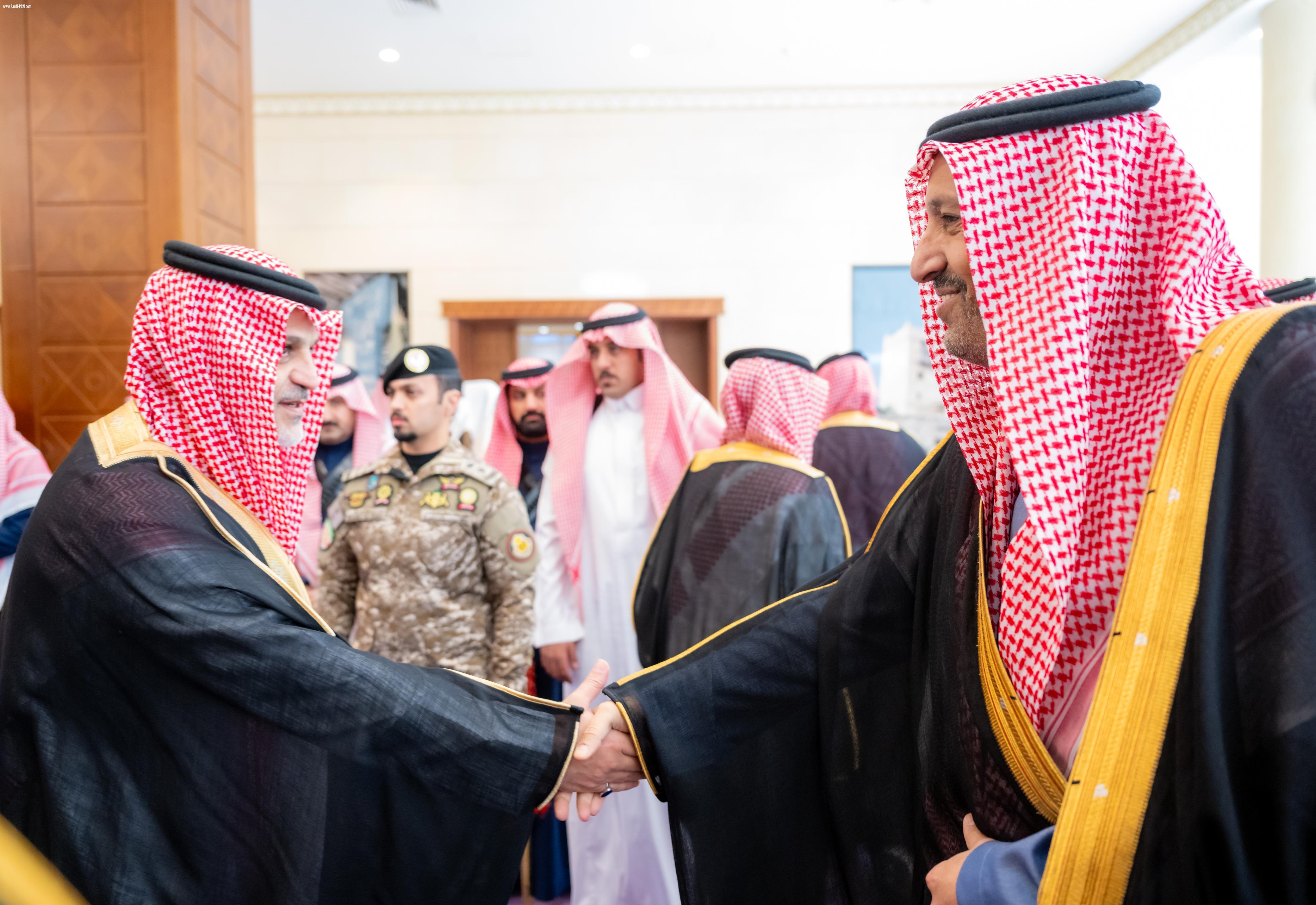  أمير الباحة يستقبل منسوبي الإمارة وعدد من القيادات المهنئين بعيد الفطر المبارك