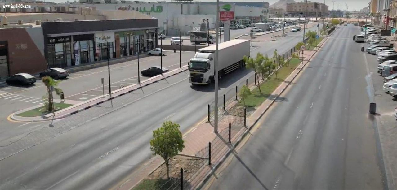 تحسين وتطوير ٣ طرق بالدمام.