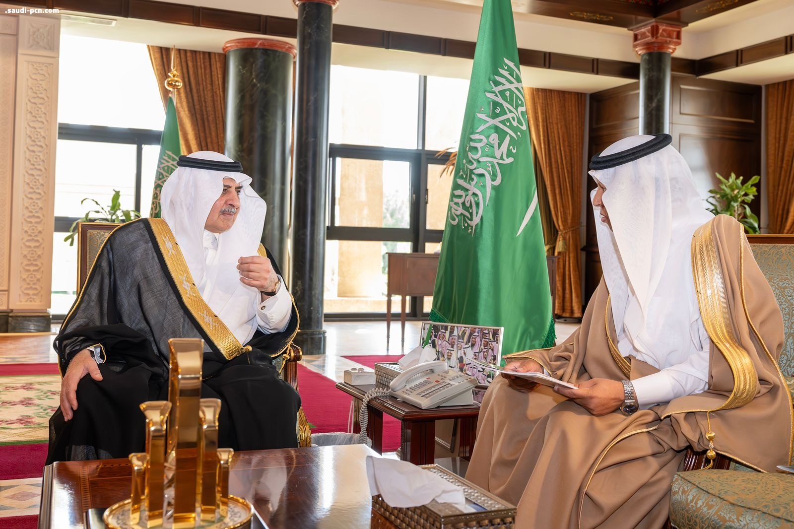 أمير تبوك يطلع على تقرير فرع وزارة النقل والخدمات اللوجستية بالمنطقة 