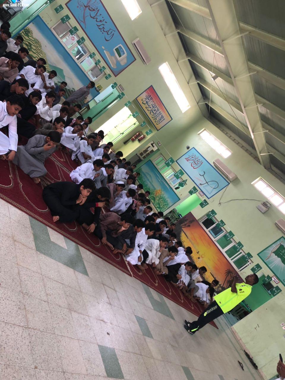 الدفاع المدني بصبيا يزور مدرسة النقاش المتوسطة في مركز العالية بمحافظة صبيا