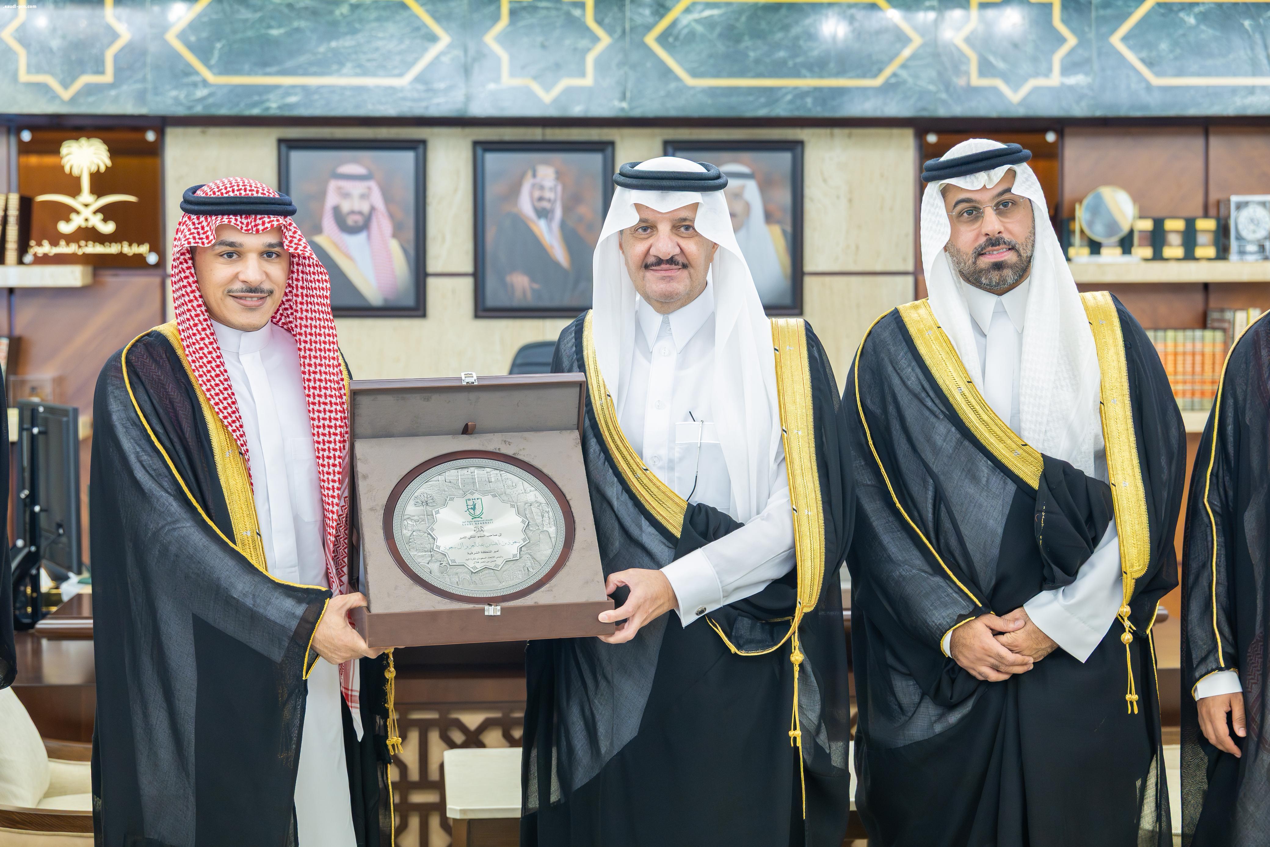 سمو أمير المنطقة الشرقية يستقبل مجلس إدارة الاتحاد السعودي لكرة اليد