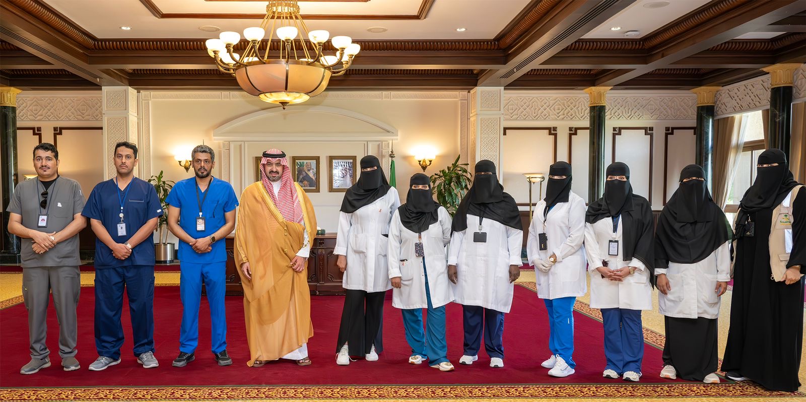 نائب أمير تبوك يدشن حملة التطعيم ضد الانفلونزا الموسمية بالمنطقة   